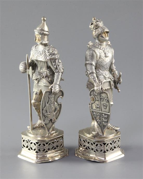 A pair of 1920s German 935 standard silver figures of medieval Knights, gross 22 oz.